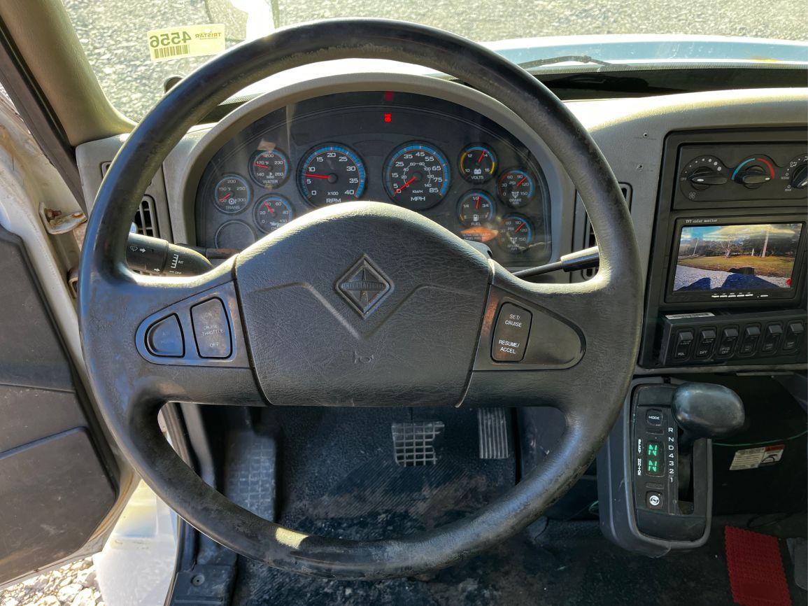 2009  INTERNATIONAL  DURASTAR 4400  T/A  Bucket Truck