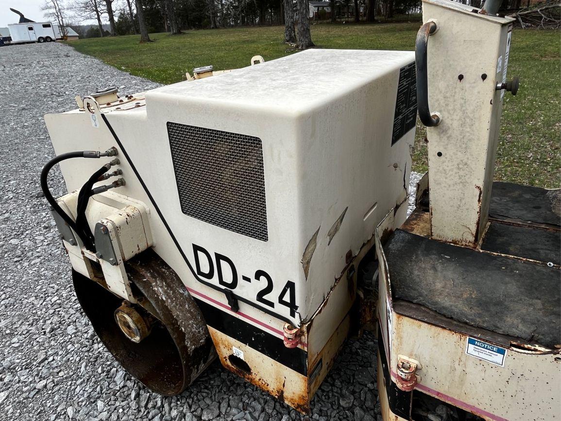 INGERSOLLRAND  DD-24  Vibratory Smooth Drum Compactor