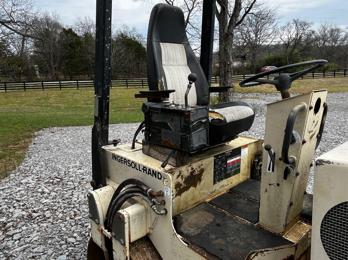 INGERSOLLRAND  DD-24  Vibratory Smooth Drum Compactor