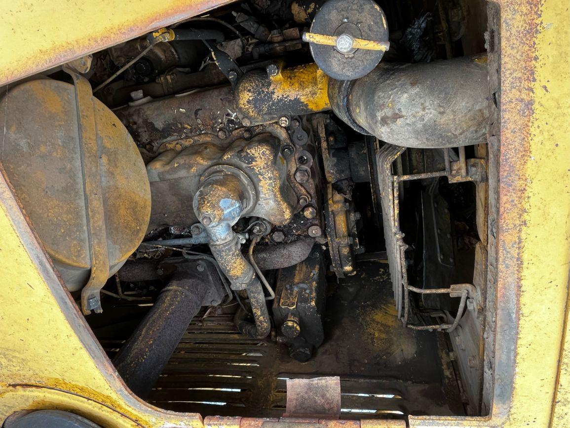 CAT  941B  Crawler Loader