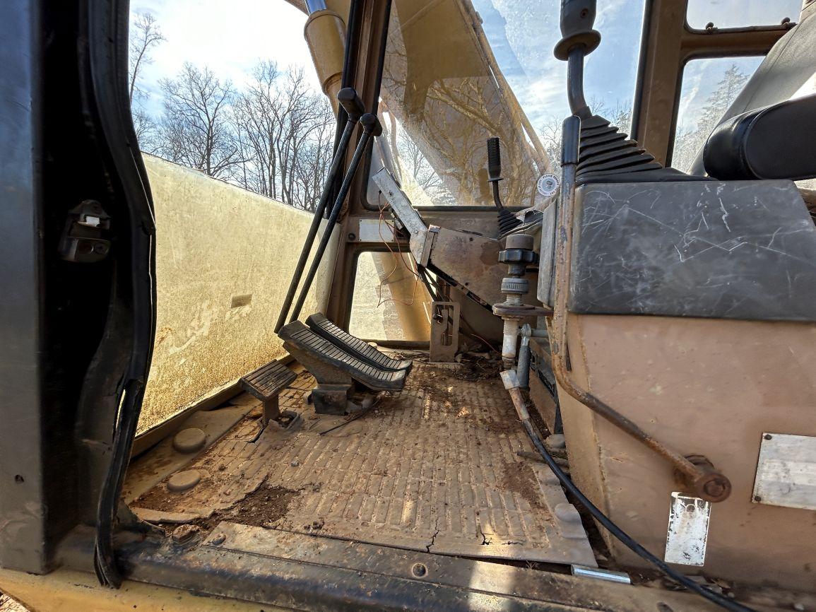 1989  CAT  E120B  Hydraulic Excavator