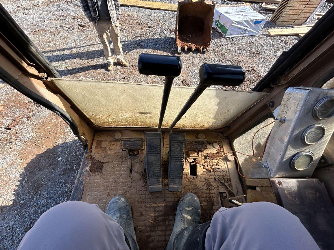1989  CAT  E120B  Hydraulic Excavator
