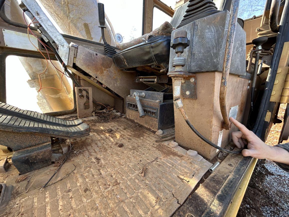 1989  CAT  E120B  Hydraulic Excavator