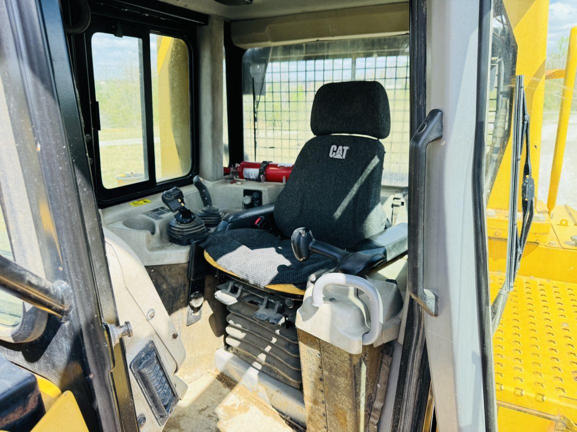 2012  CAT  D6T LGP  Crawler Tractor