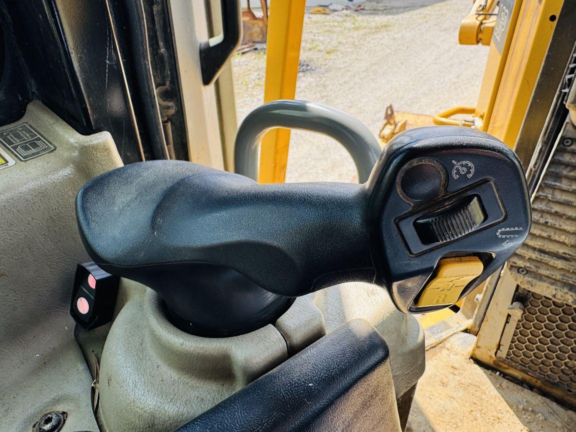 2012  CAT  D6T LGP  Crawler Tractor