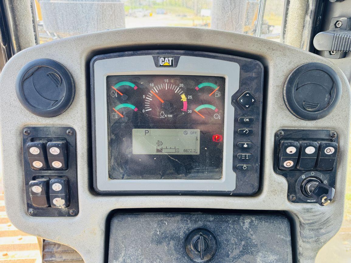 2012  CAT  D6T LGP  Crawler Tractor