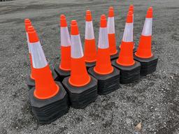 (NEW) Lot of 100 Traffic Safety Cones