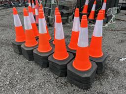 (NEW) Lot of 100 Traffic Safety Cones