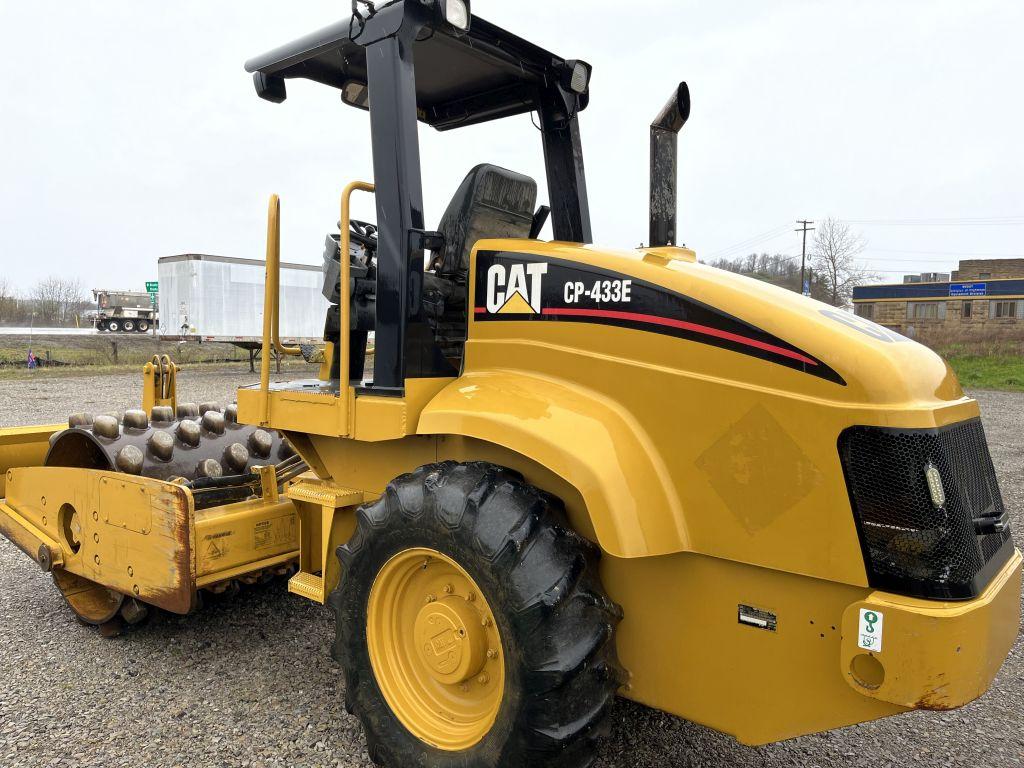 Caterpillar CP433E