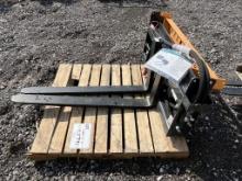 Skid Steer Hydraulic Adjustable Pallet Forks