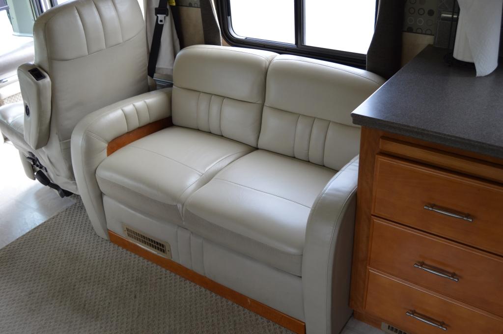 2007 Fleetwood Discovery RV