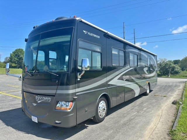 2007 Fleetwood Discovery 39' Class A Diesel Pusher