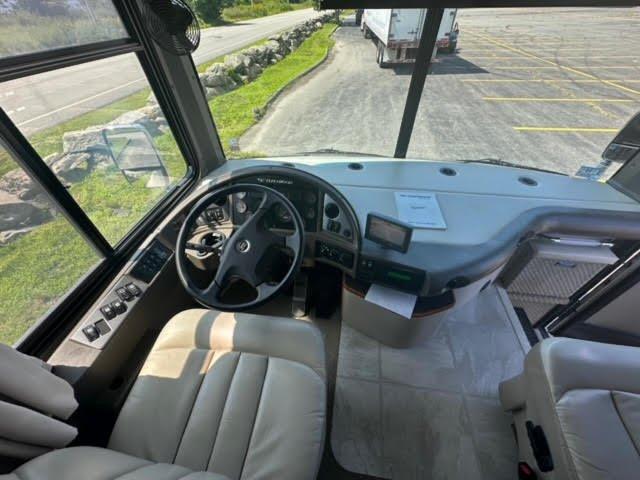 2007 Fleetwood Discovery 39' Class A Diesel Pusher