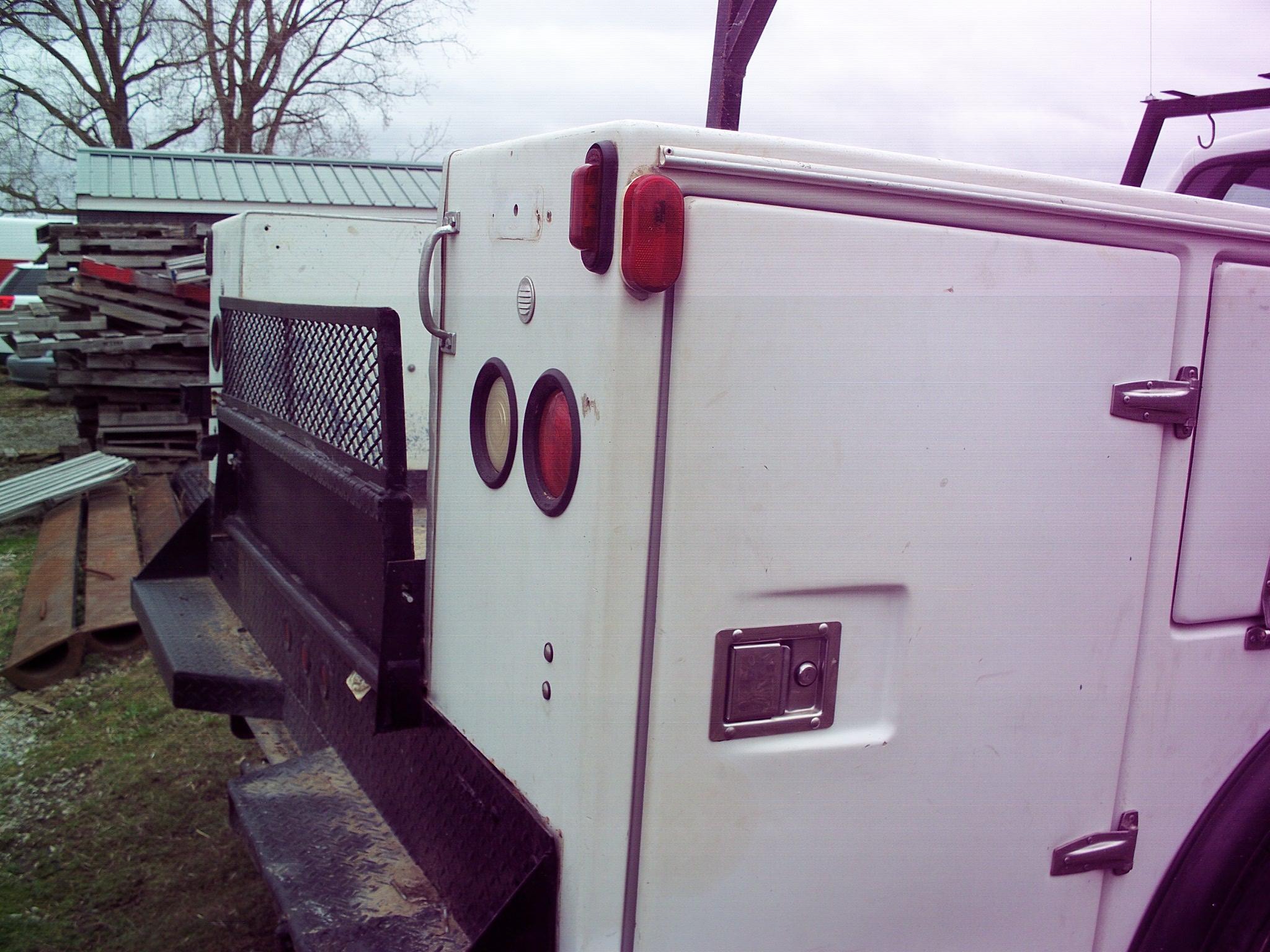 2003 Ford F-350XL pickup truck
