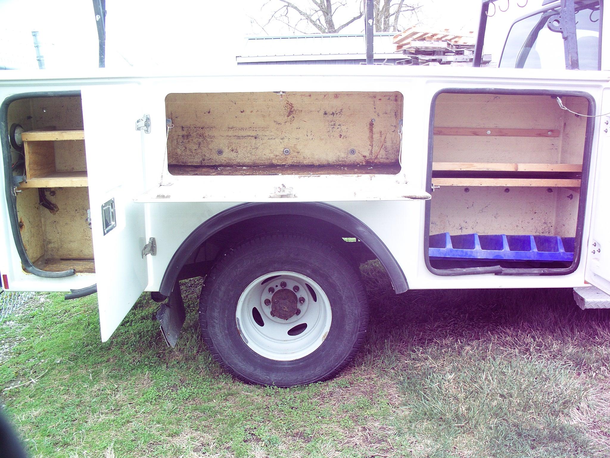 2003 Ford F-350XL pickup truck