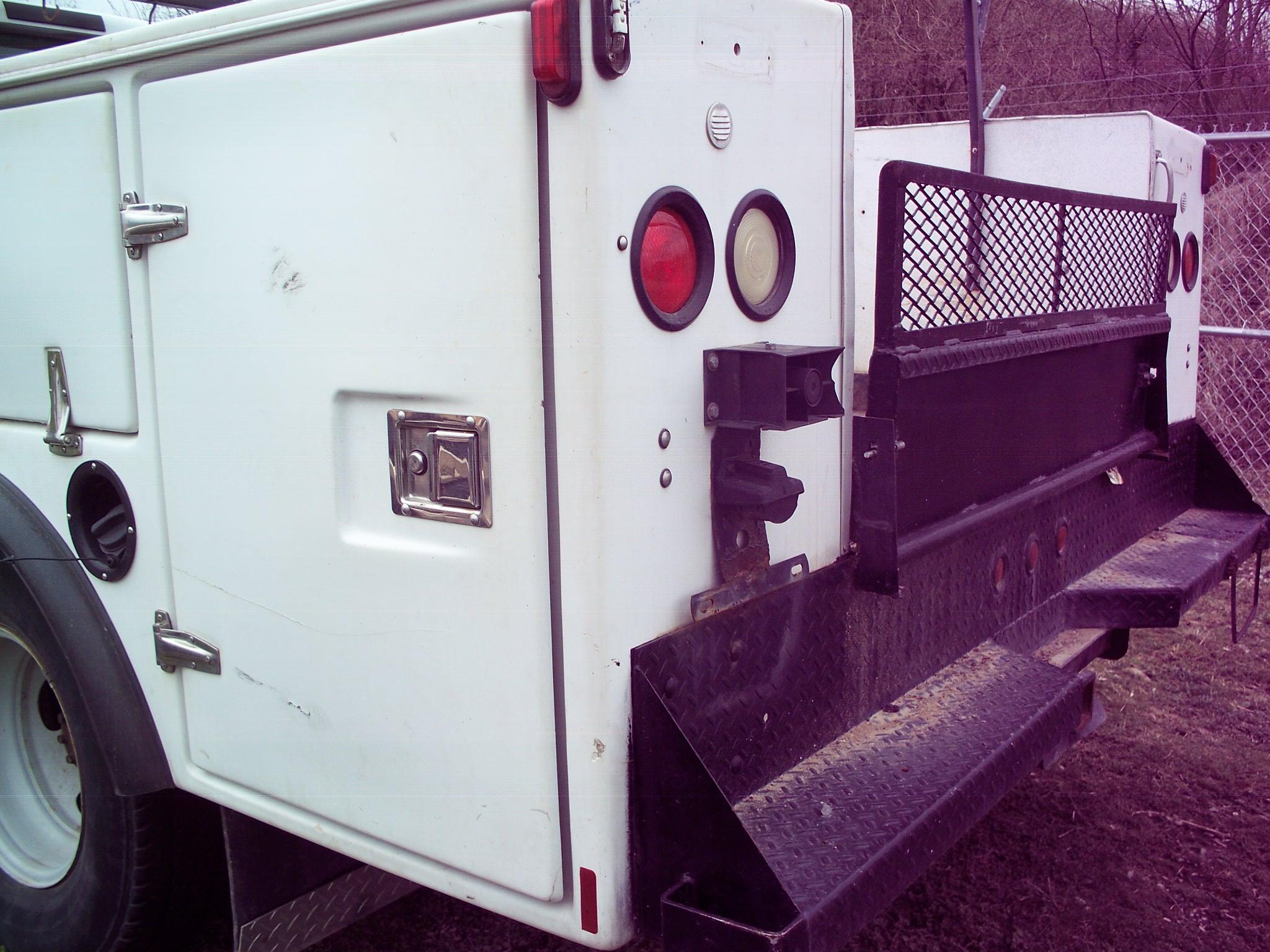 2003 Ford F-350XL pickup truck
