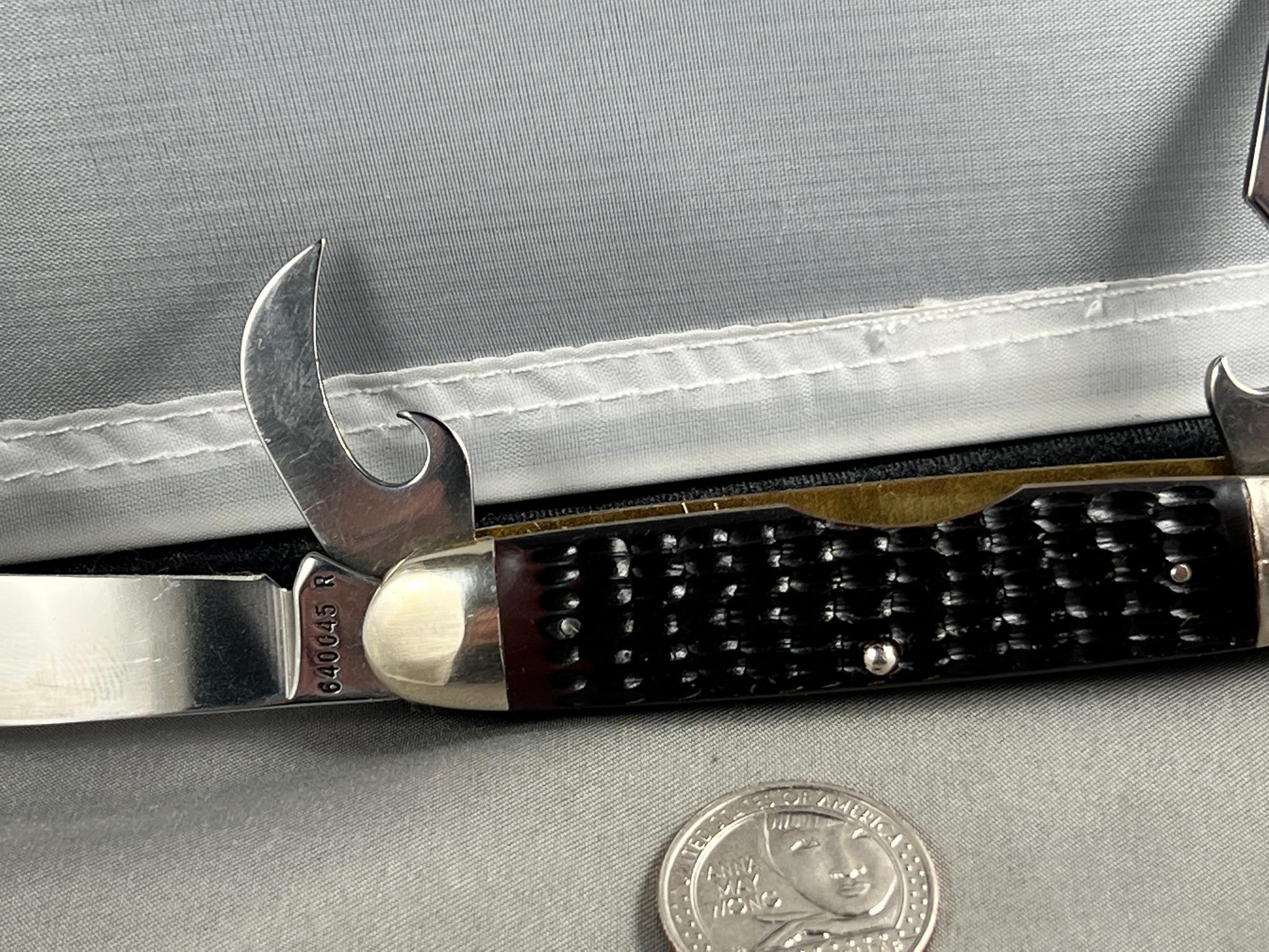 CASE XX 640045 R 4 BLADE CAMP KNIFE, APPEARS UNUSED, 6 DOT