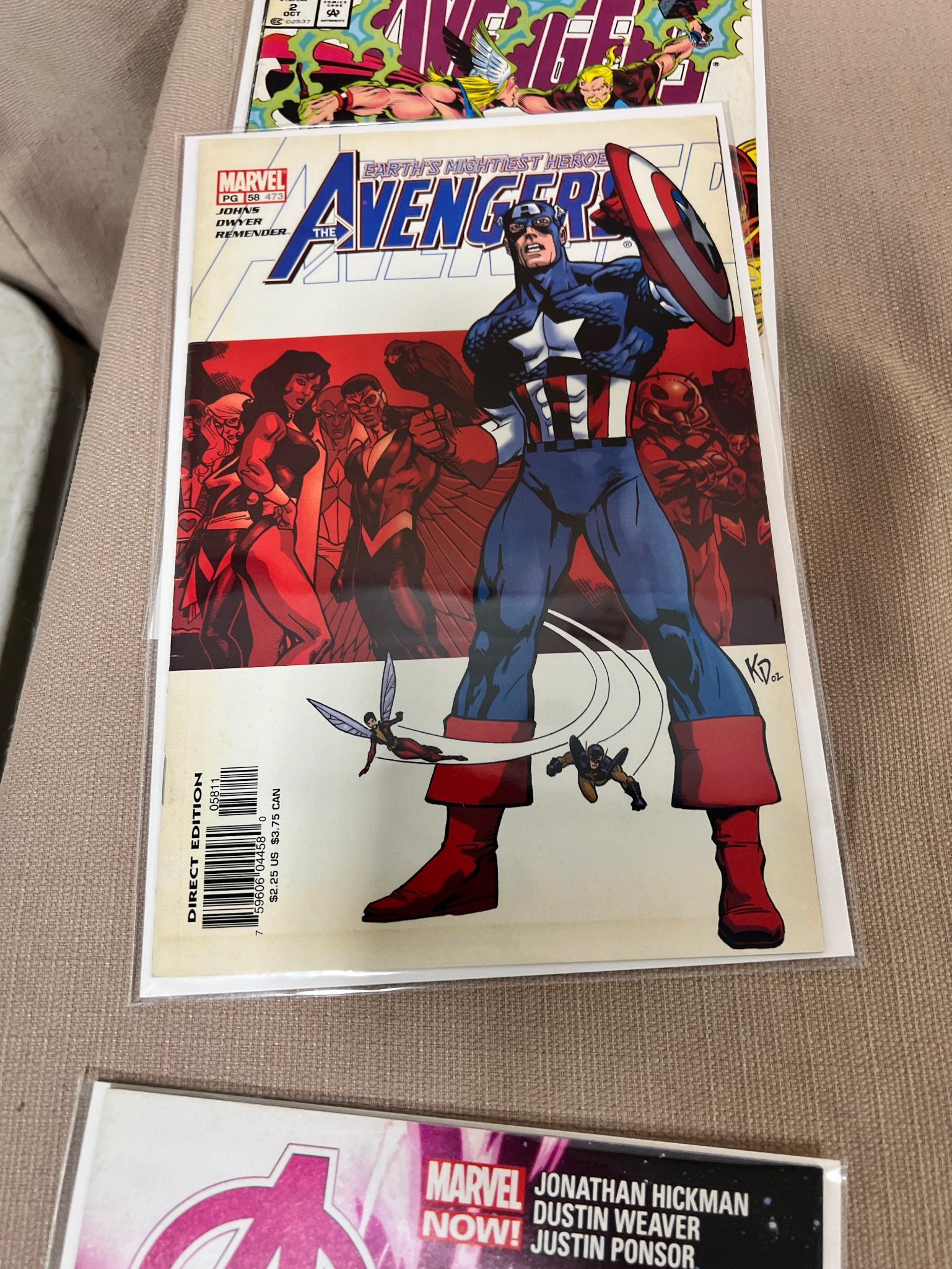 20+ Avengers and New Avengers Comic Books