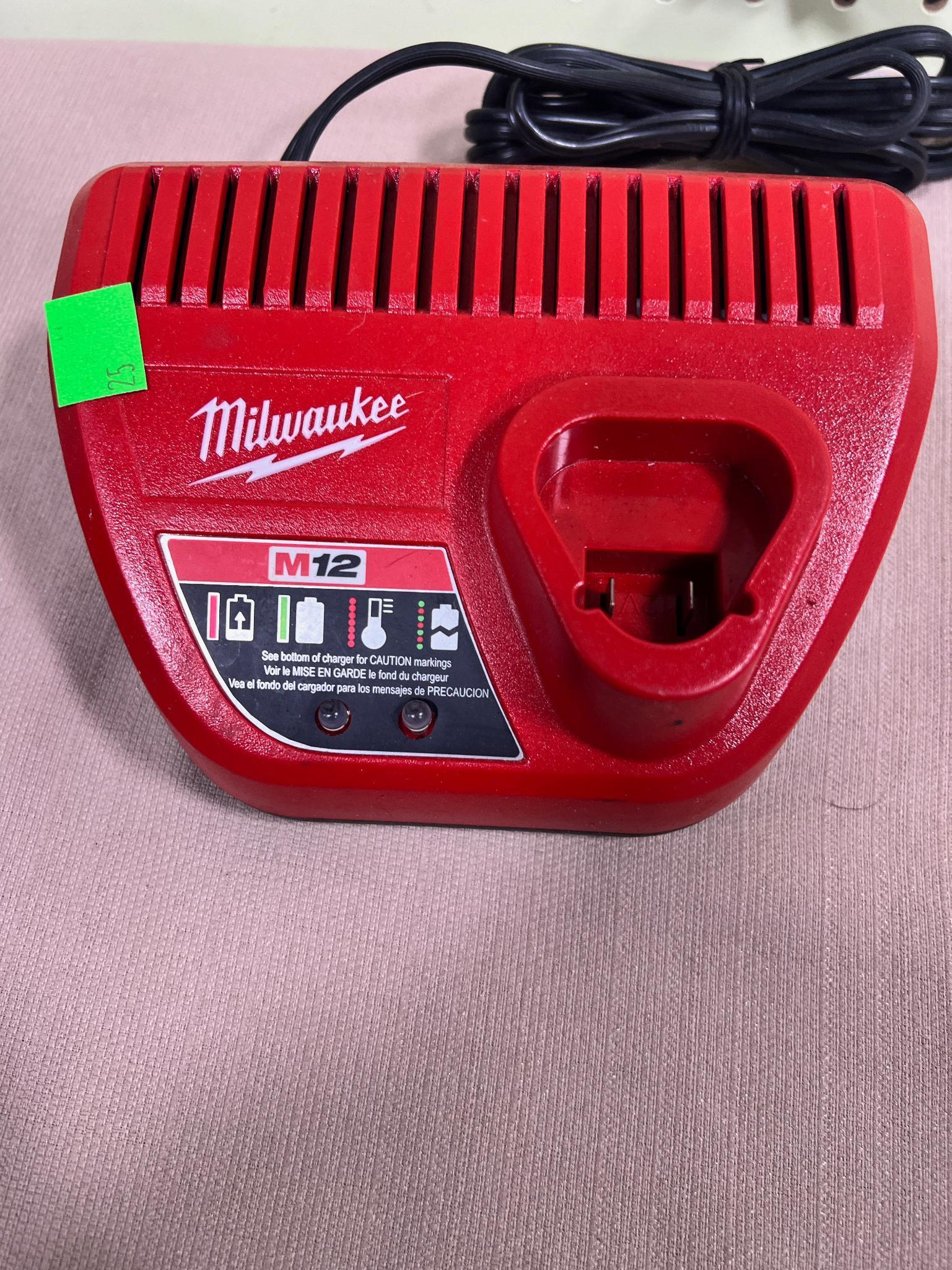 Milwaukee M12 Charger