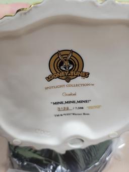 GOEBEL LOONEY TUNES DAFFY DUCK 1997 MINE,MINE,MINE