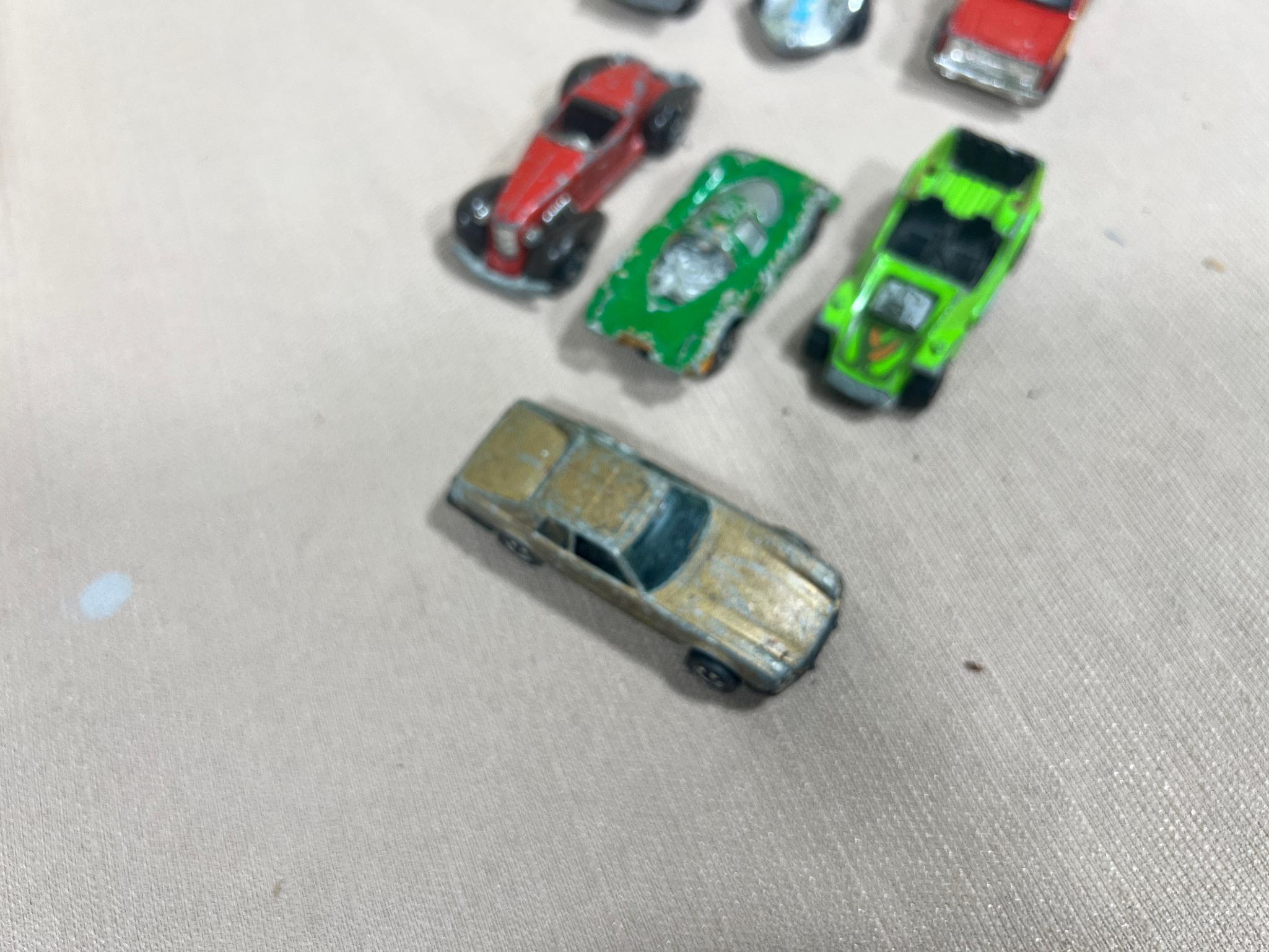 Hot wheels lot of 7, 5 are Redlines