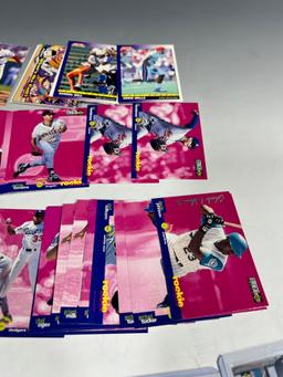 1990's lot w/ Derek Jeter Rookie Card, some US silver Signatures and more