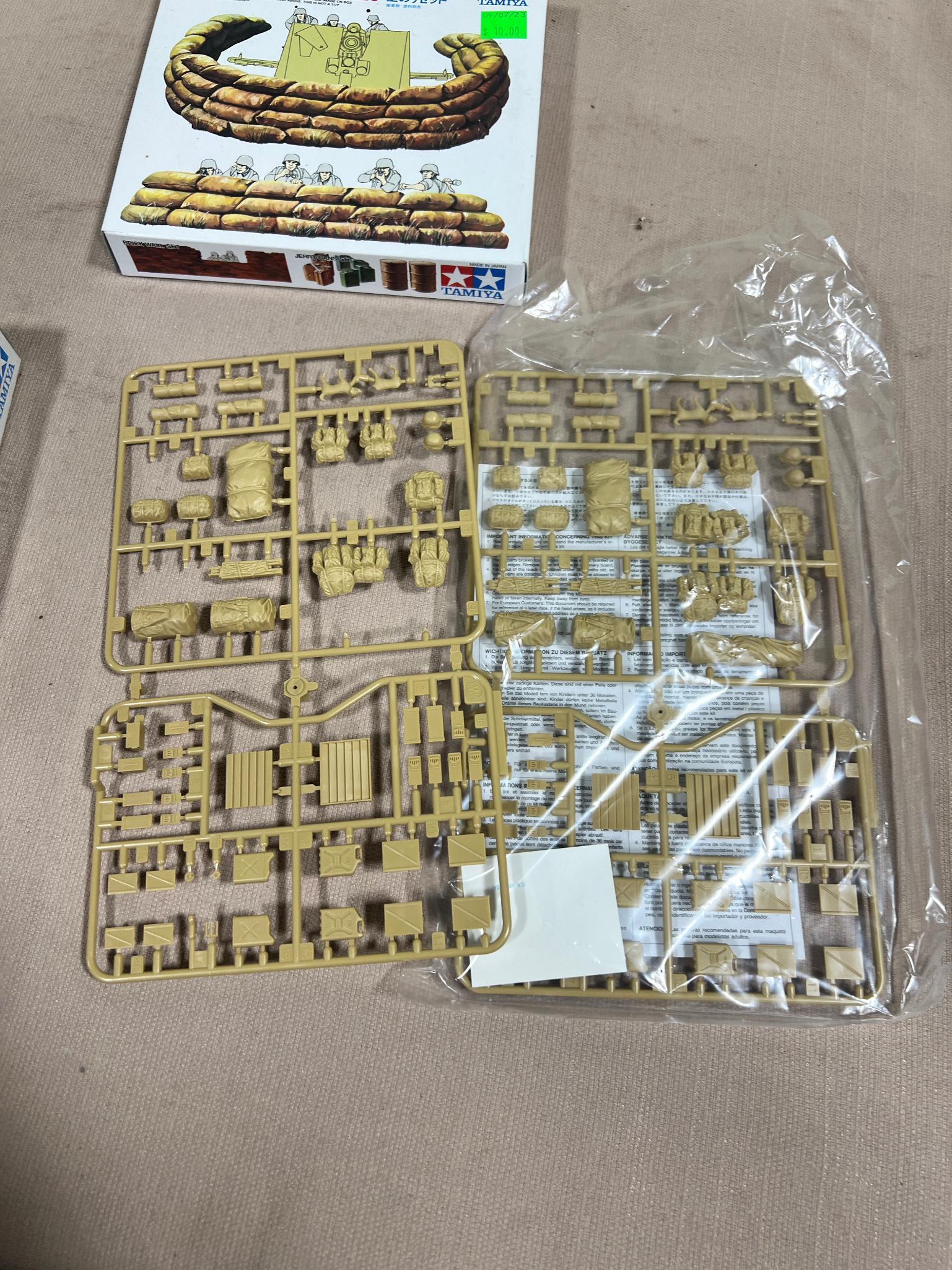 Military Miniatures Model Kits 4 total