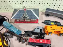 Train lot Tin litho + Marx building, large lot