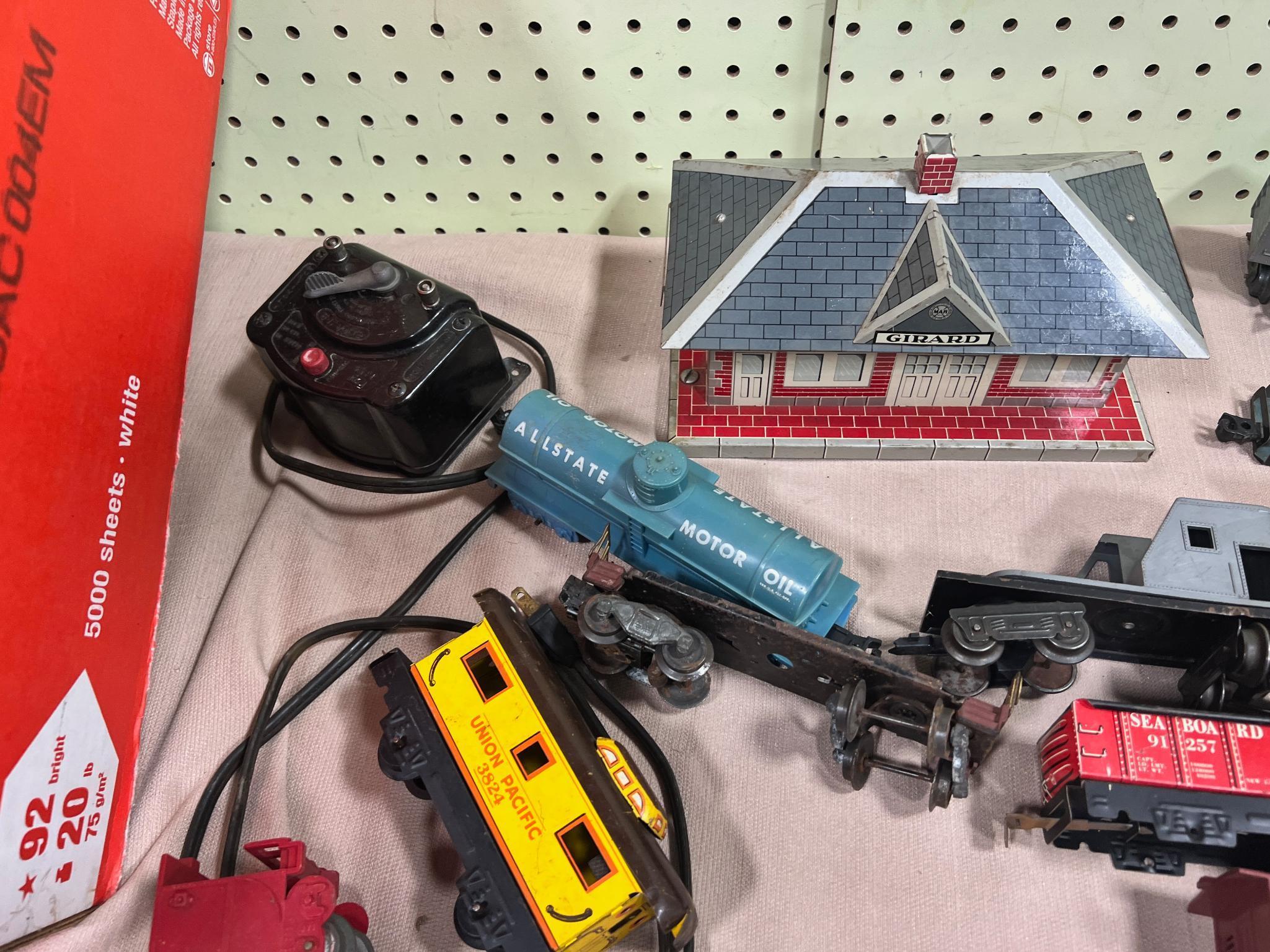 Train lot Tin litho + Marx building, large lot