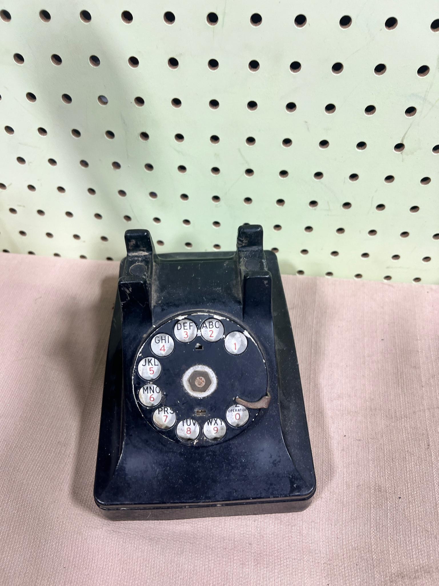 Bell Systems vintage phone, no cord