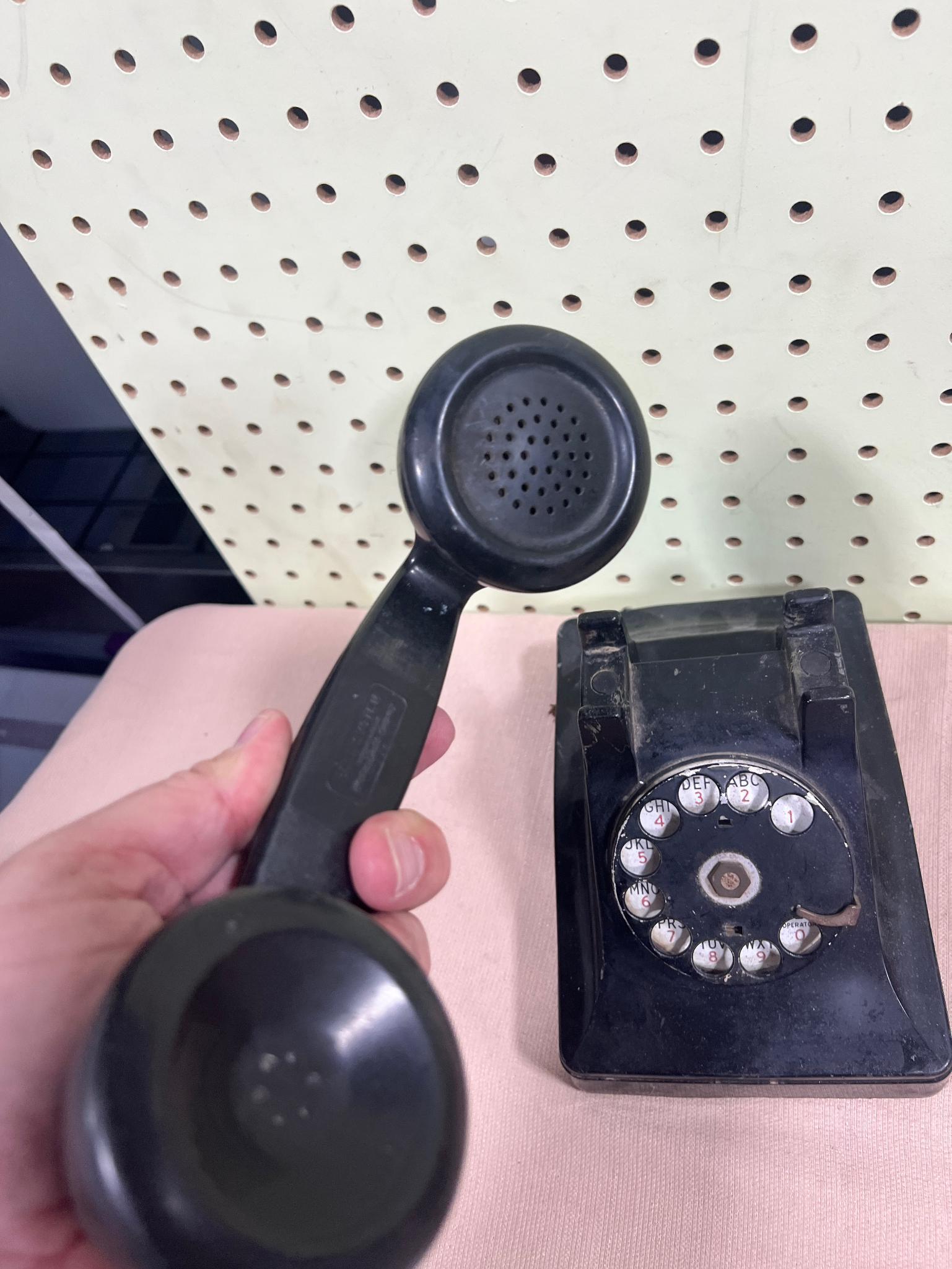 Bell Systems vintage phone, no cord