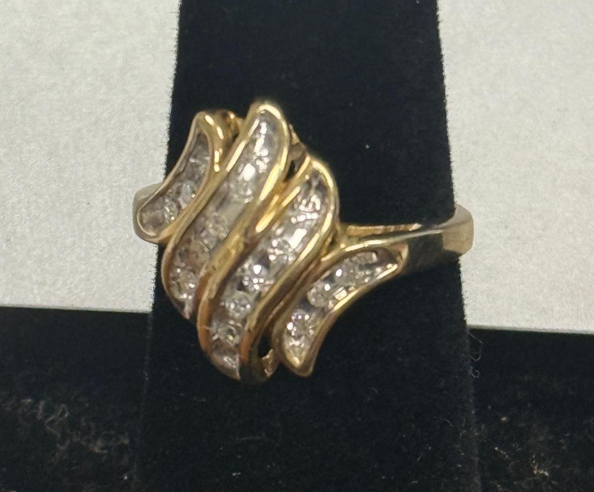 10K stamped gold ring, size 7, weighs approx 4.55 grams