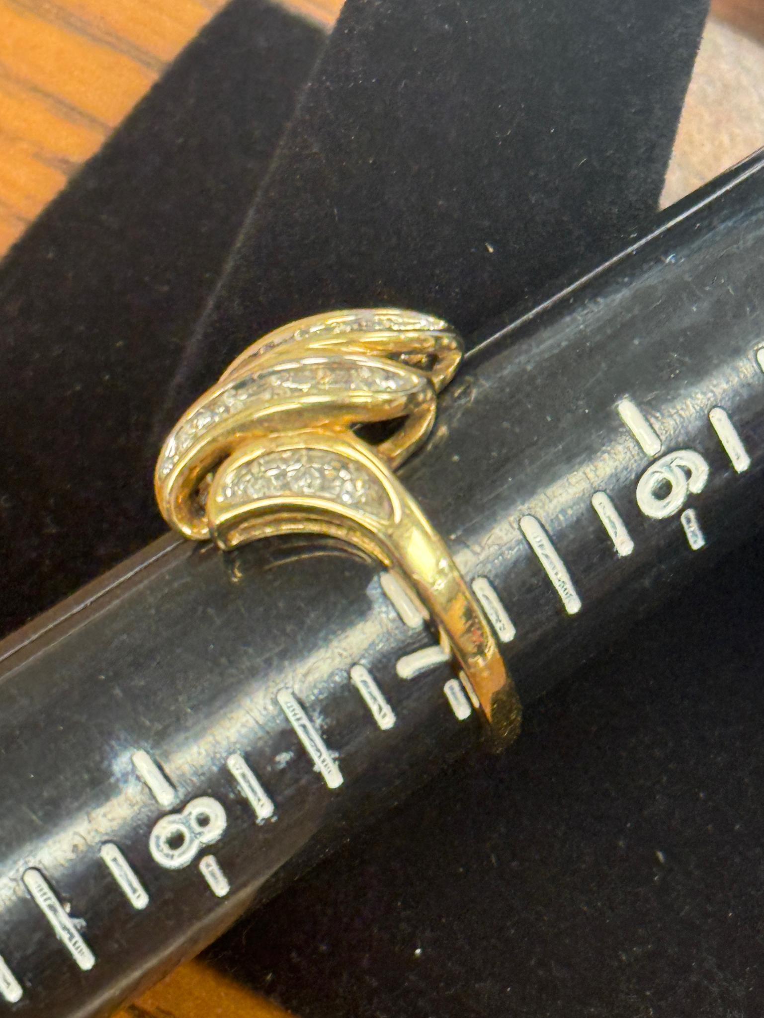10K stamped gold ring, size 7, weighs approx 4.55 grams