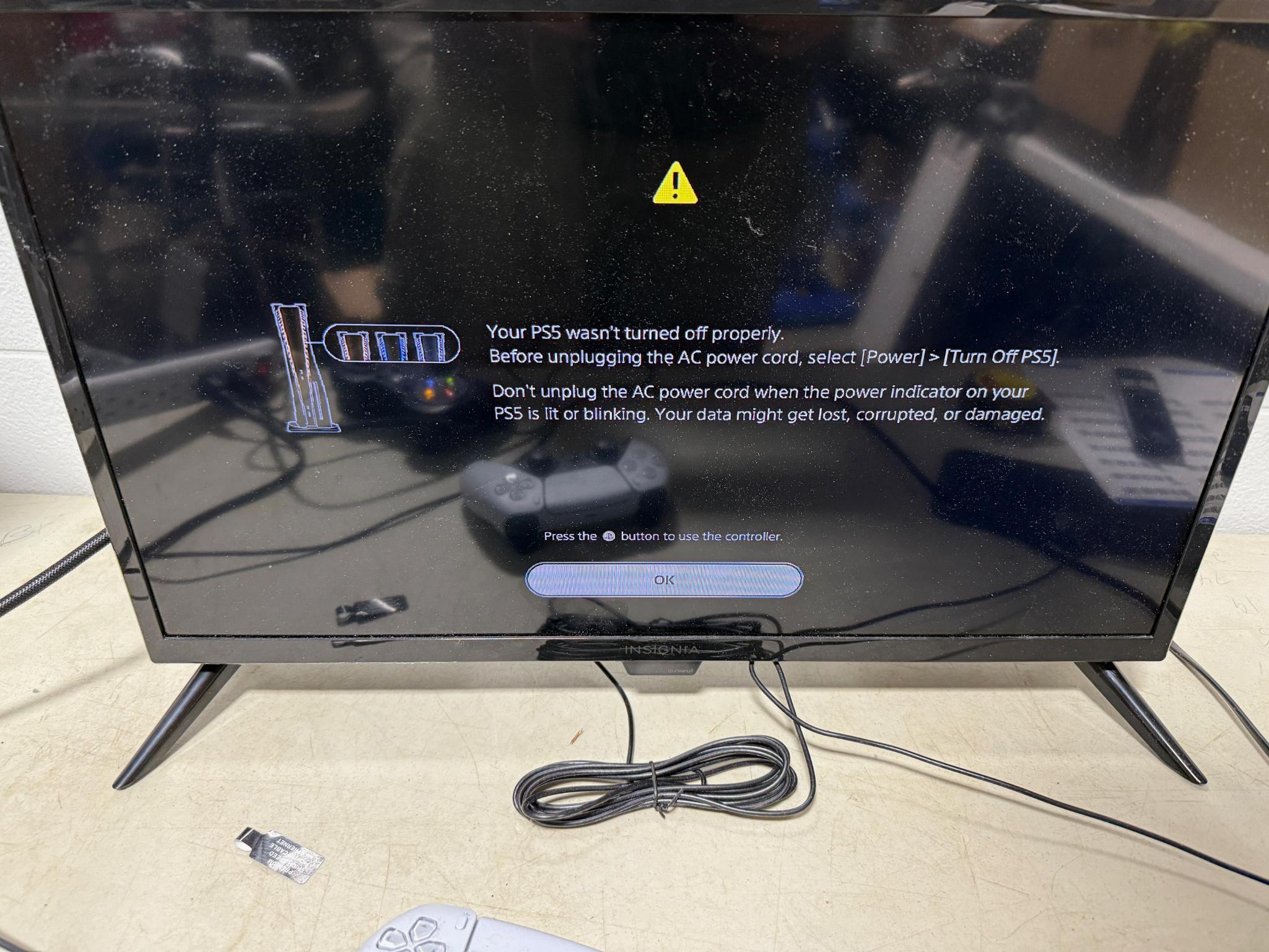 PS5, this unit powers on, and goes to home screen, see pics