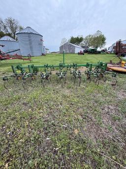 1984 John Deere 825 Cultivator