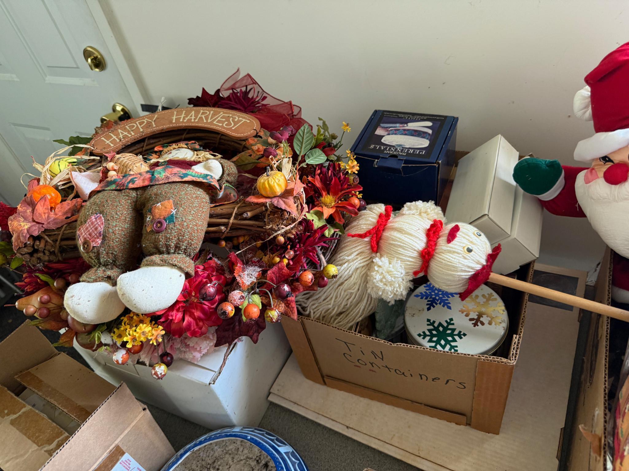 Decor, Misc Mostly Holiday Table not included