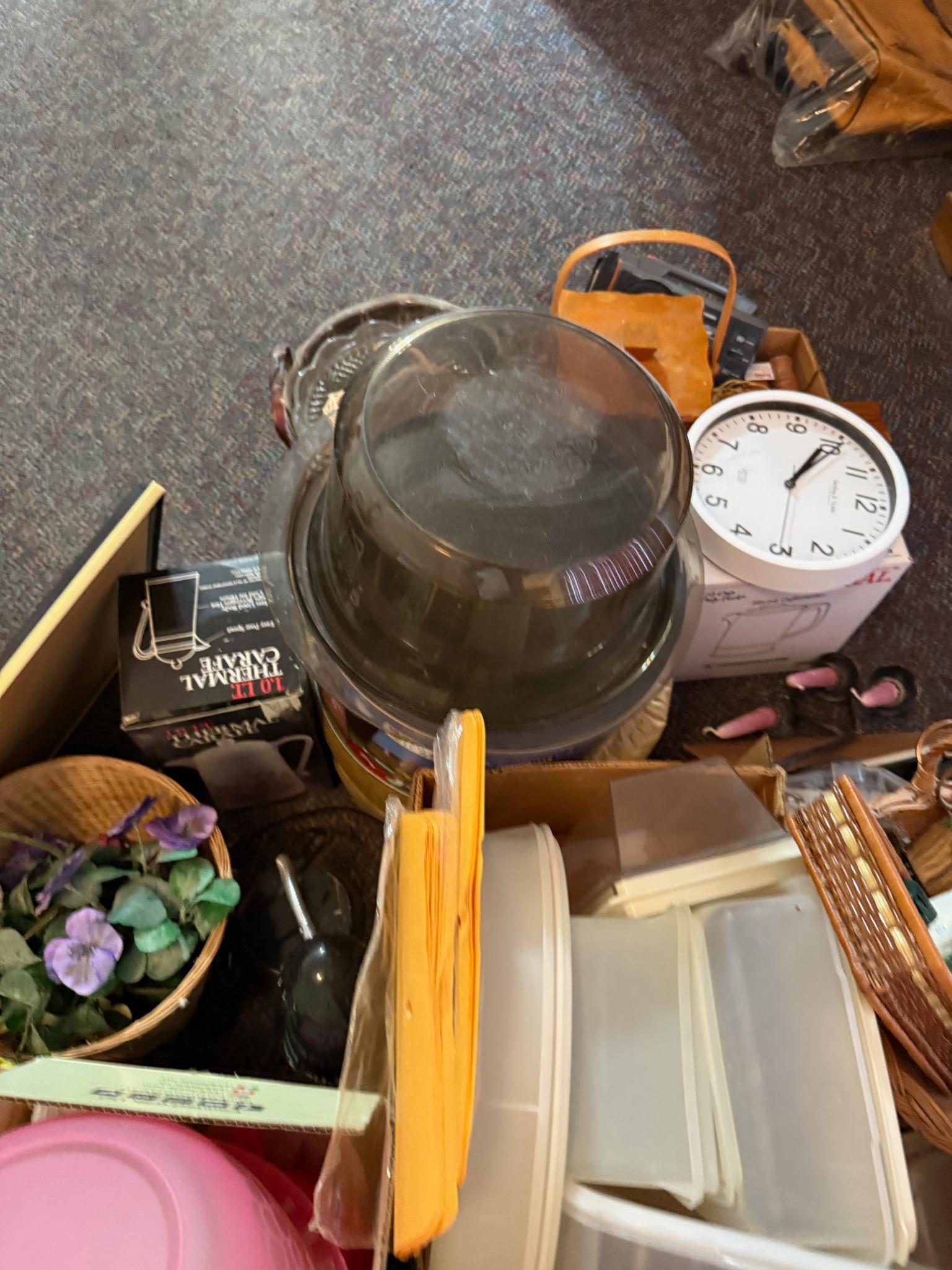Assorted House wares, Kitchen wares holiday, some Tupperware - large lot