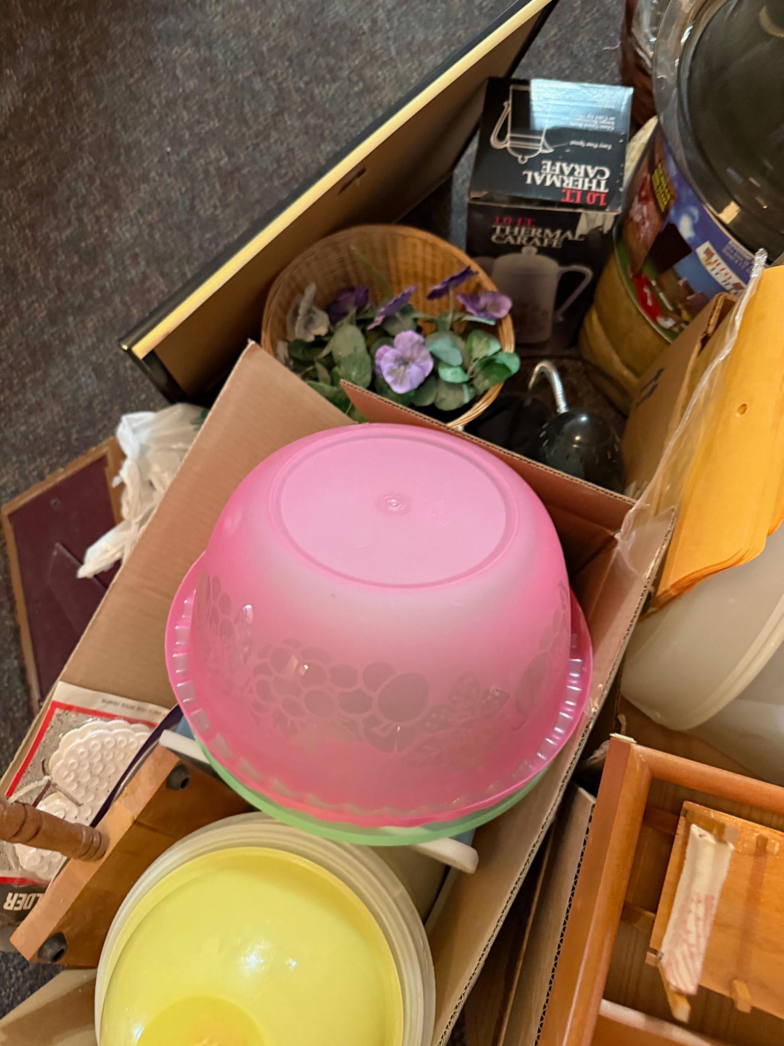 Assorted House wares, Kitchen wares holiday, some Tupperware - large lot