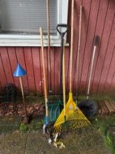Long handled lot, and asst decor items