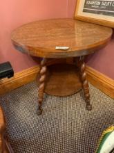 Table w/ Turned legs Round, 30" across, 29" tall