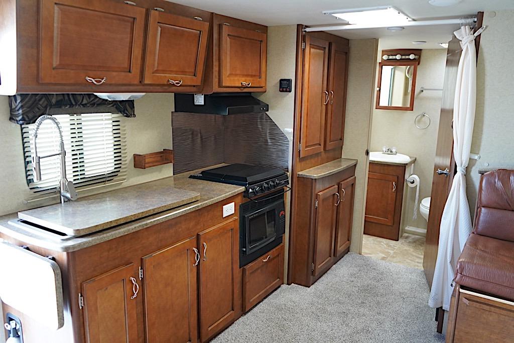 2014 LANCE 2295