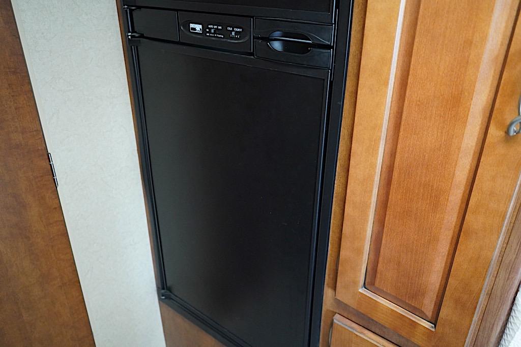 2014 LANCE 2295