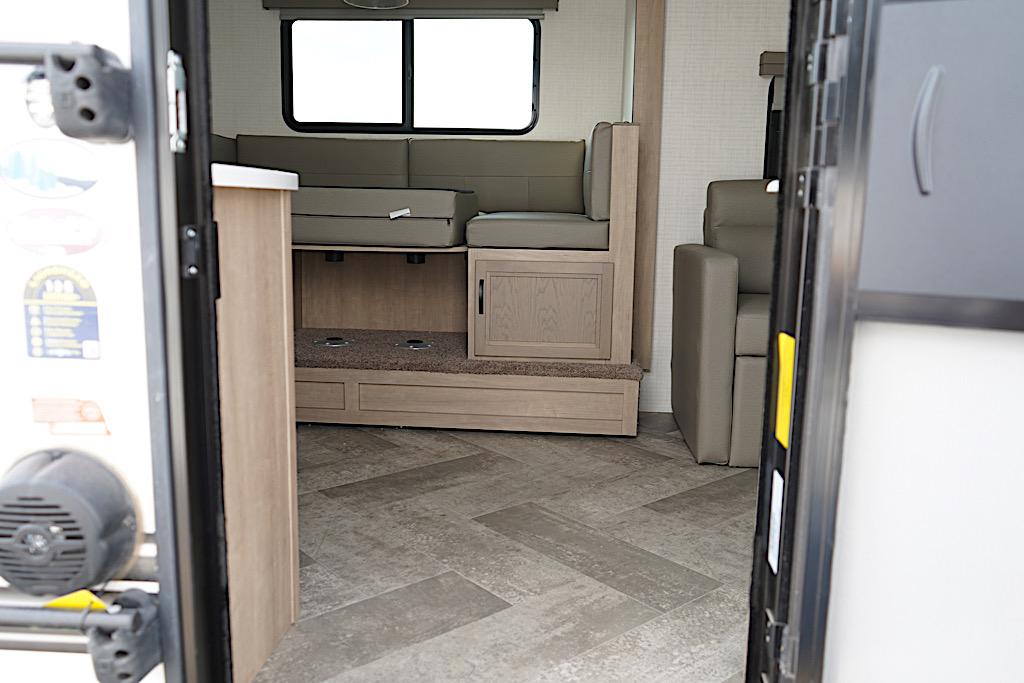 2023 PALOMINO SOLAIRE 244H
