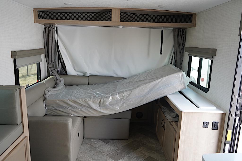 2023 PALOMINO SOLAIRE 244H