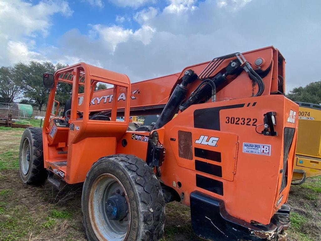 2018 JLG Skytrak 8042 8K Capacity Telehander