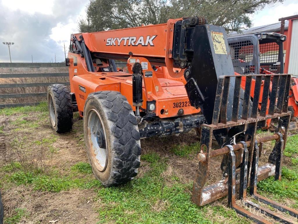 2018 JLG Skytrak 8042 8K Capacity Telehander