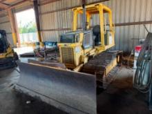 (2X) 2005 Komatsu D39PX Units sold for One Money