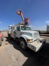 2002 International 4900 Digger Derrick Truck