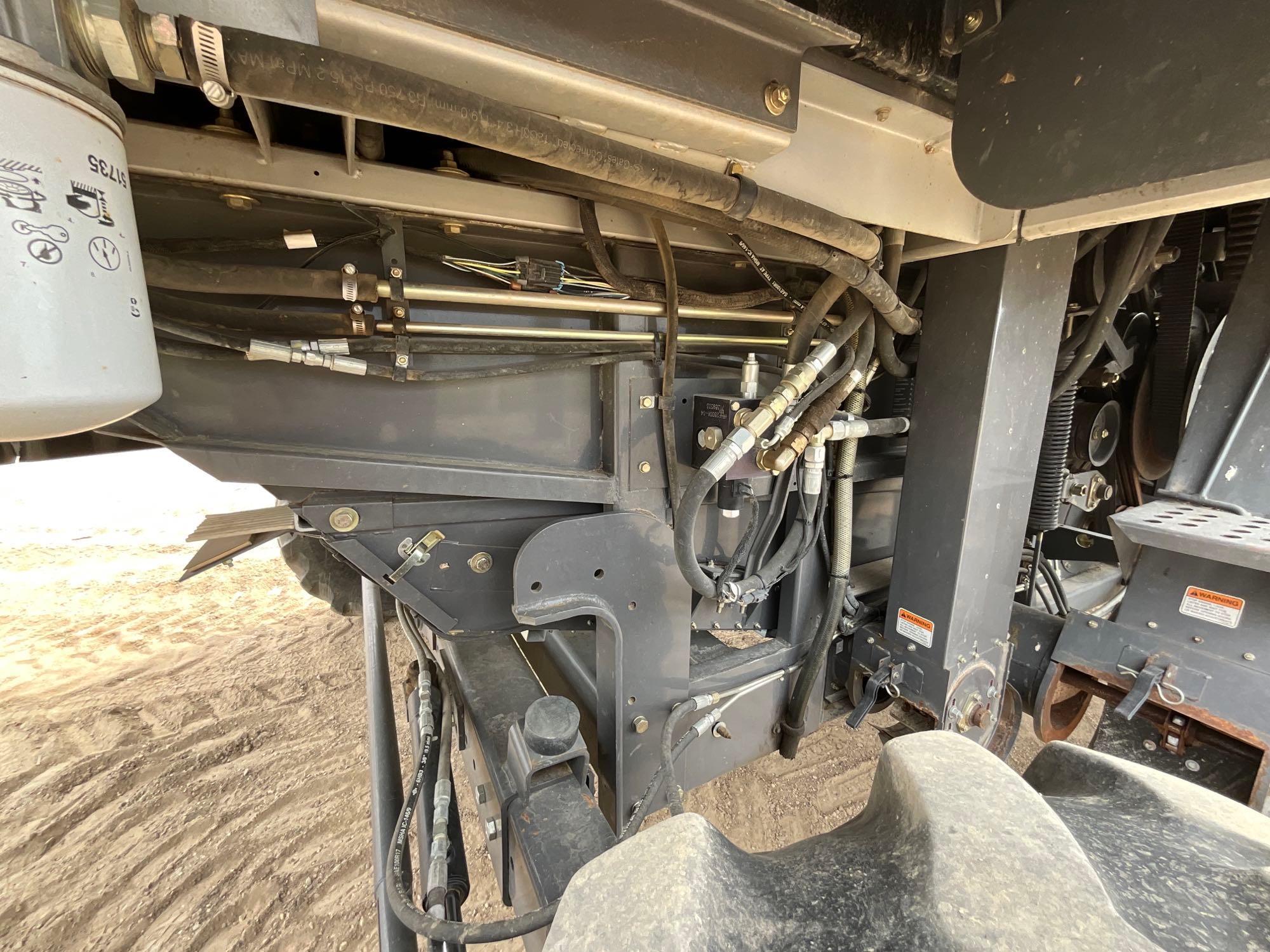 2007 Gleaner R65