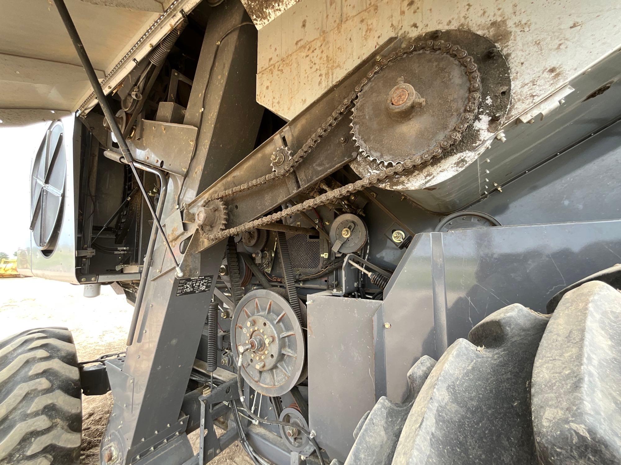 2007 Gleaner R65